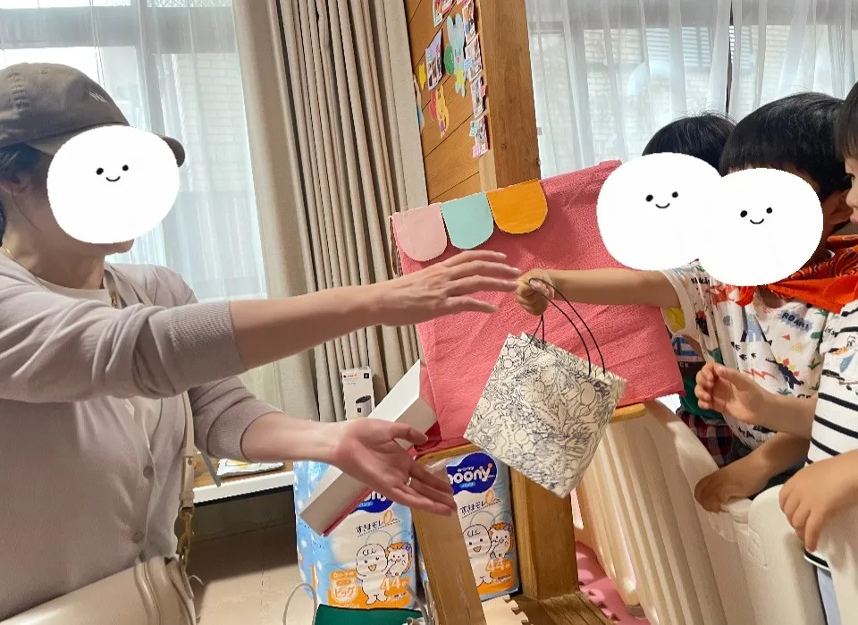 今日はバザーをしました！