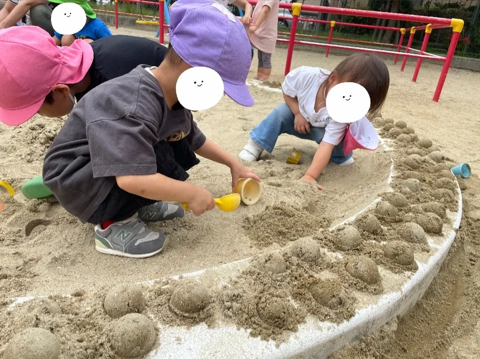 砂のアイスがたくさんできたね♡
