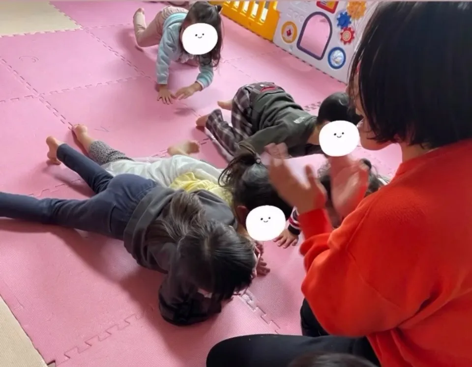 ヘビさんになりきって！