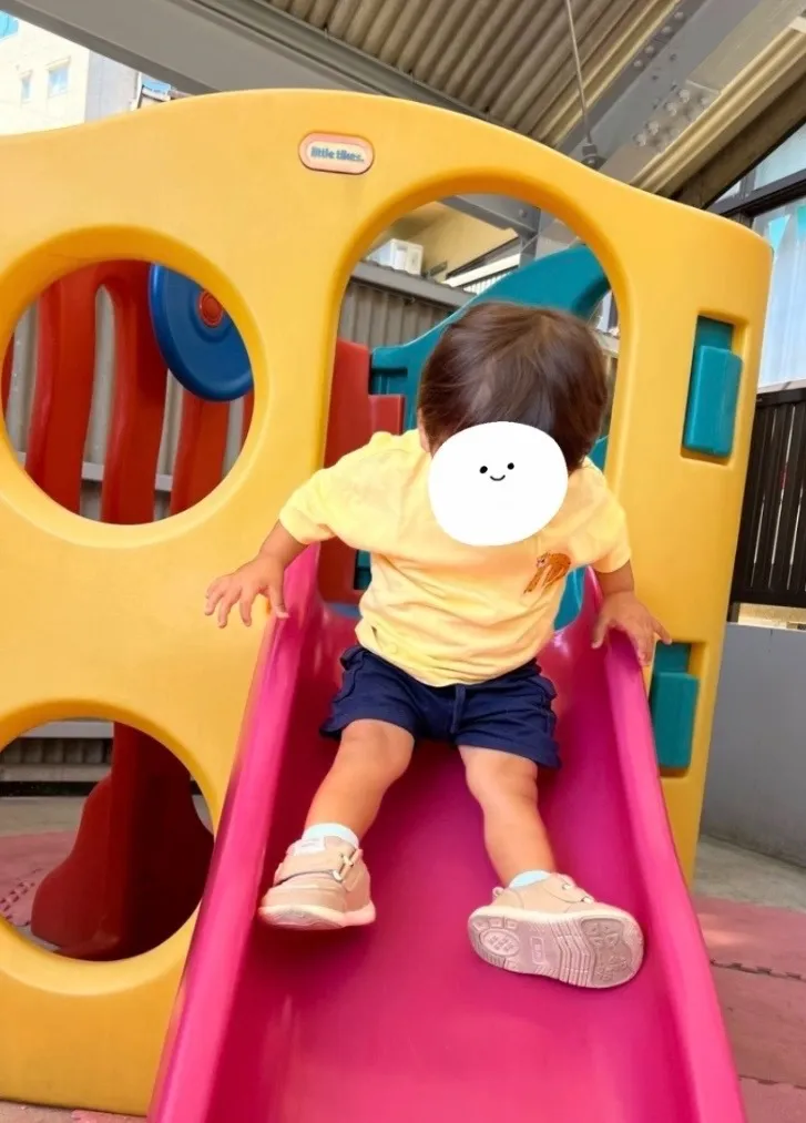 すべり台しゅーん！